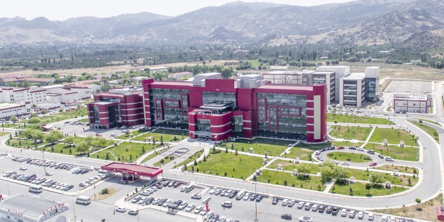 Üniversite ilanı verdi. Aranıyor...