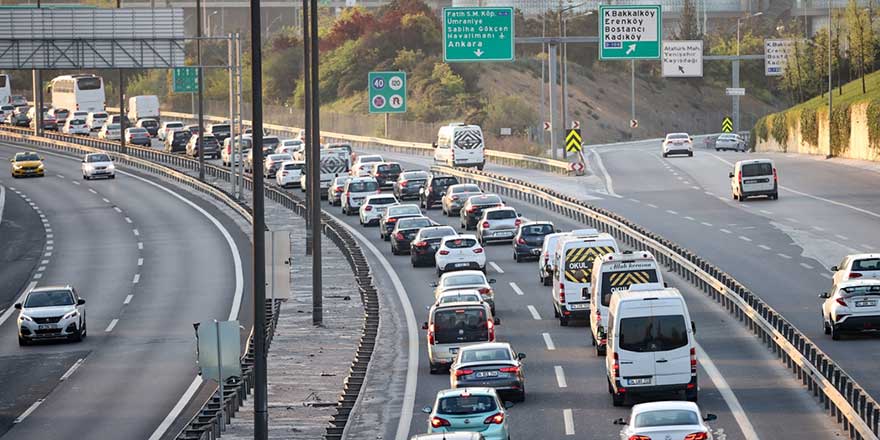 Tam kapanma öncesi İstanbul'dan kaçış trafiği