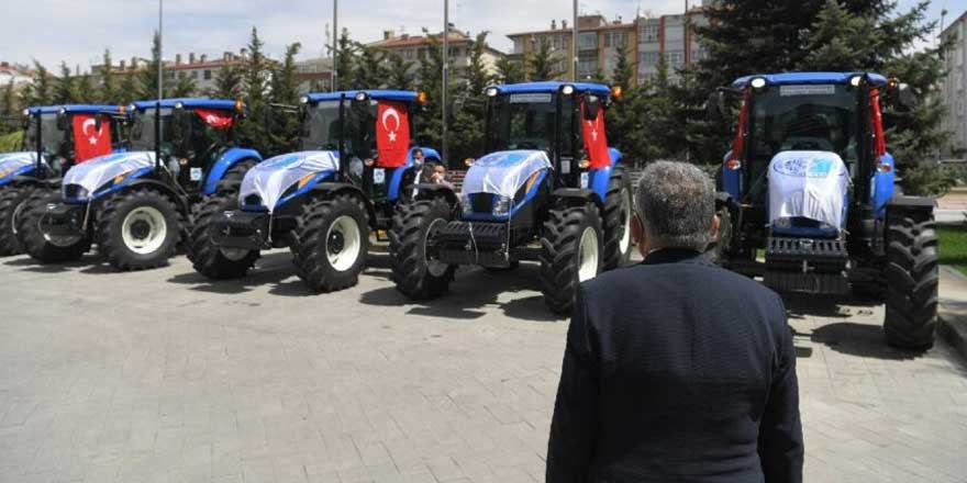 AKP’li değilsen traktör yok! Kayseri Büyükşehir Belediye'sinden skandal karar