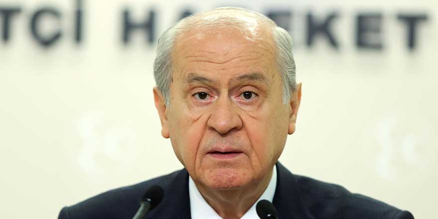 Herkesin gözünden kaçtı, Günboyu yakaladı! Bahçeli'nin anayasasında dikkat çeken detay 