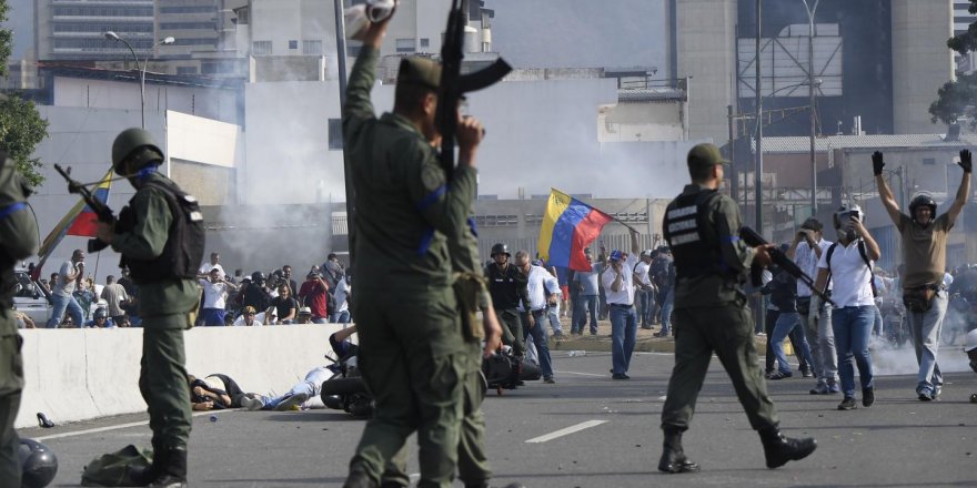 Venezuela’da darbeye katılan milletvekillerinin dokunulmazlığı kaldırılacak