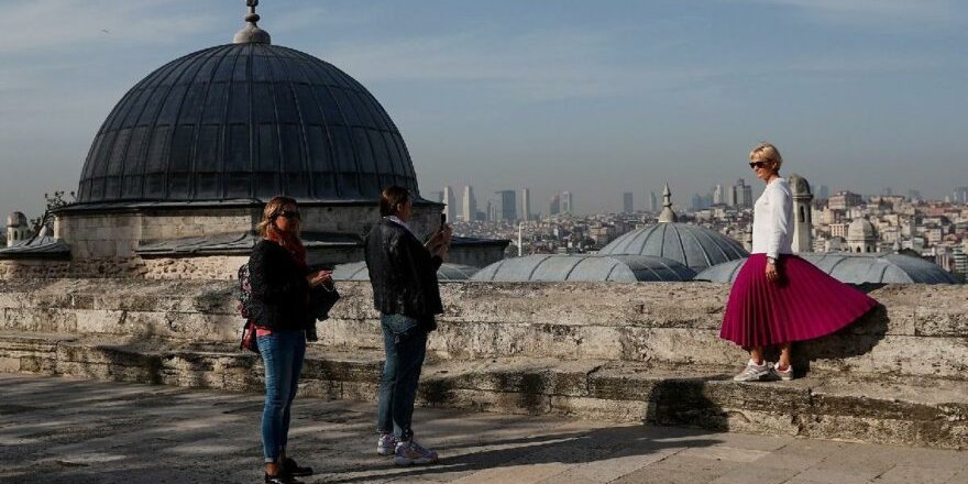 Karantina'dan kaçmak için Türkiye'ye geliyorlar!