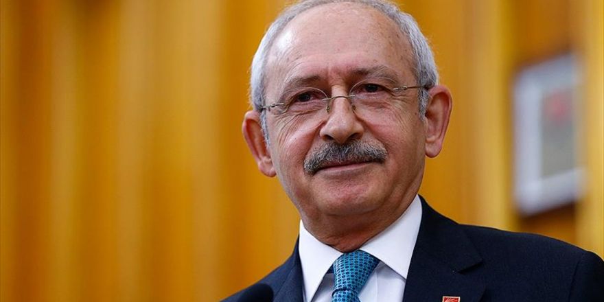 CHP lideri Kılıçdaroğlu yıllar öncesinden bir fotoğrafla Anneler Günü'nü kutladı