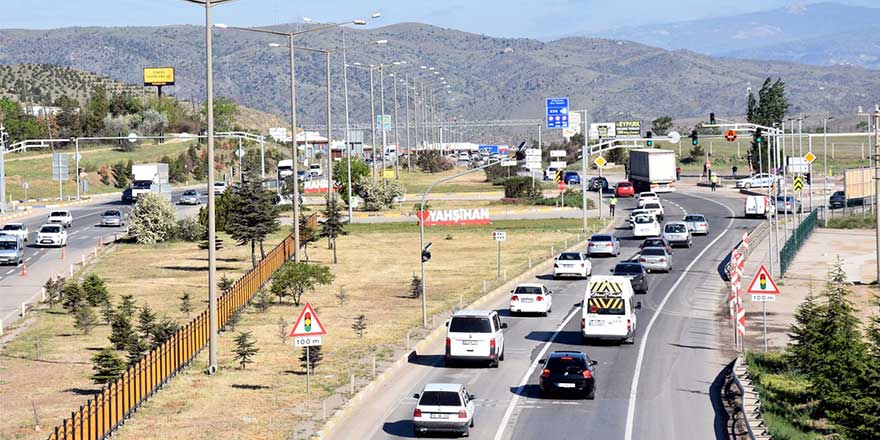 Kırıkkale'de 'kavşak kilit' kilitlendi! Kapanma sonrası göç başladı