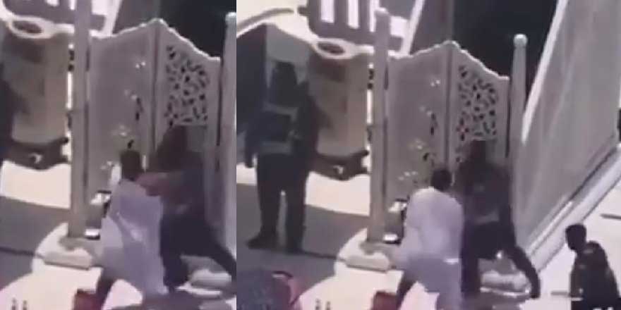 Cuma hutbesini okuduğu sırada Kabe imamına bıçaklı saldırı