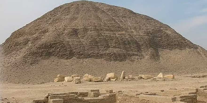 Bu piramitin içine girmek cesaret ister! III. Amenemhat'ın tuzaklarla dolu mezarı