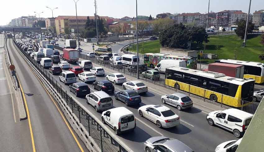 Yine zam geldi... Milyonlarca araç sahibine kötü haber