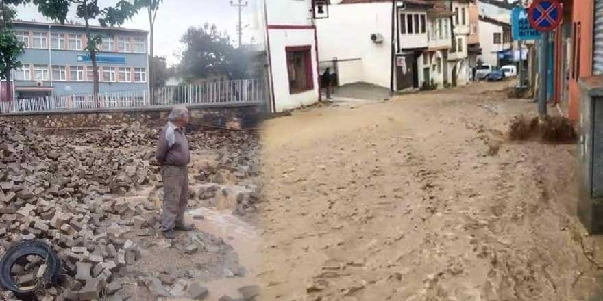 Bursa'da sağanak yağış hayatı felç etti