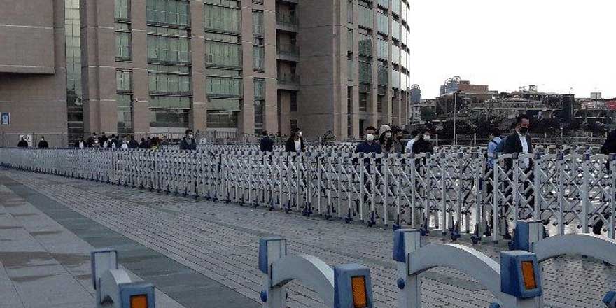 Boğaziçili 12 öğrenci hakim karşısına çıktı