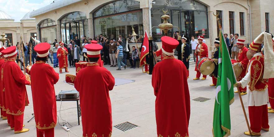 Skandallar art arda patlıyor! MHP'li belediye Avrupa'ya "Osmanlı Torunu" ihraç etmiş