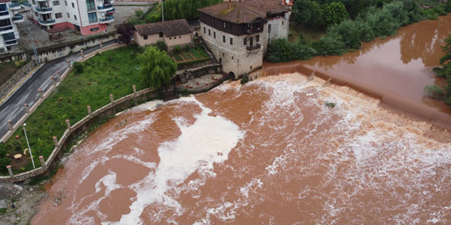 Bartın Irmağı köpürdü