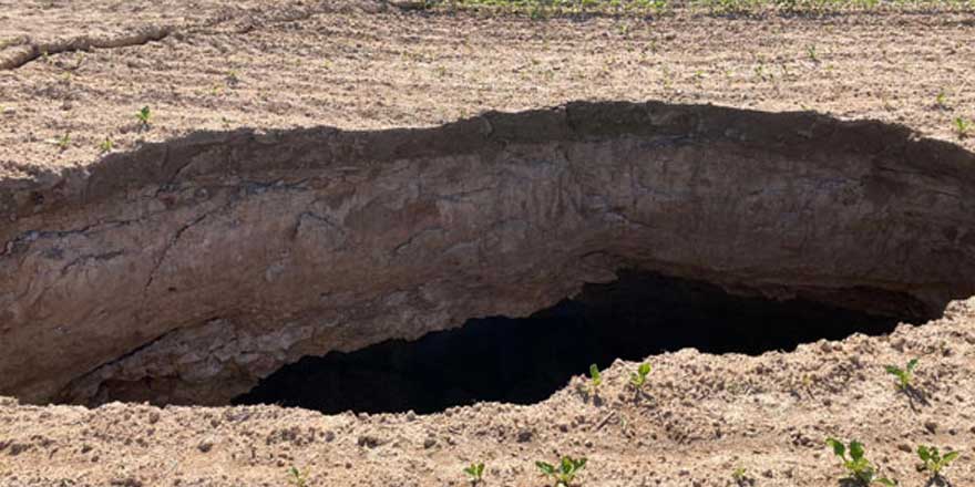 Konya Cihanbeyli'de 15 metre derinliğinde yeni obruk