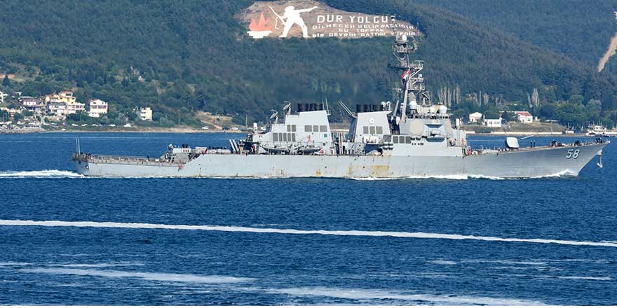 ABD savaş gemisi, Çanakkale Boğazı'ndan geçti