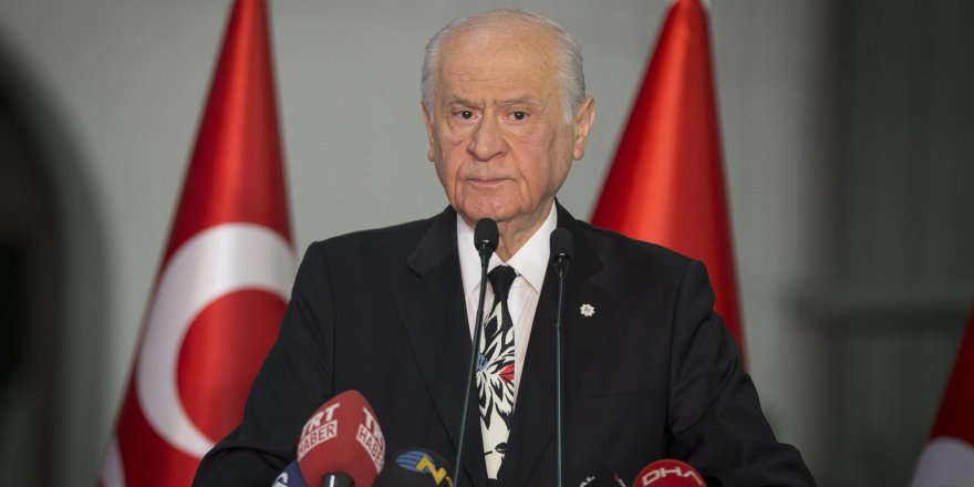 Hedef aldığı ünlü gazeteciye demediğini bırakmadı... Devlet Bahçeli'nin sağ kolu sahnede