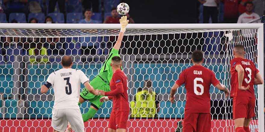 EURO 2021 İtalya- Türkiye maçı 3-0 bitti