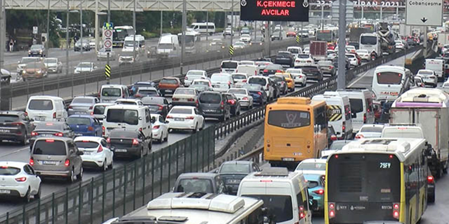 İstanbul'da trafik yoğunluğu yüzde 72