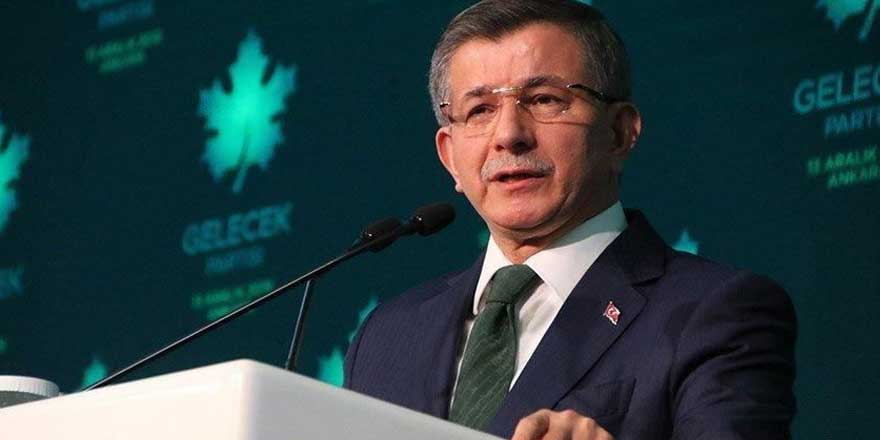 Ahmet Davutoğlu'ndan iktidara sert sözler: Aynı sofrada oturanlar birbirini yiyorlar