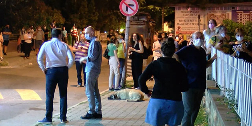 Kadıköy'deki yangın paniğe yol açtı