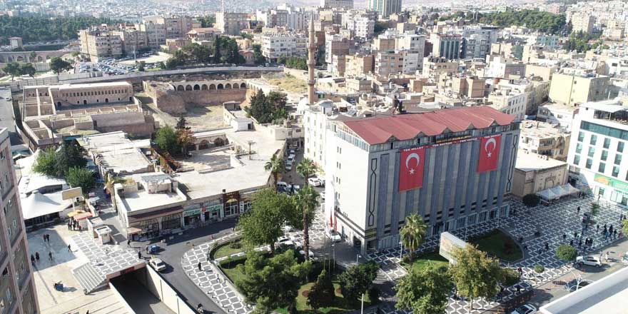 TÜGVA temsilcisi vekil olamayınca AKP'li başkanın baş danışmanlığına getirildi