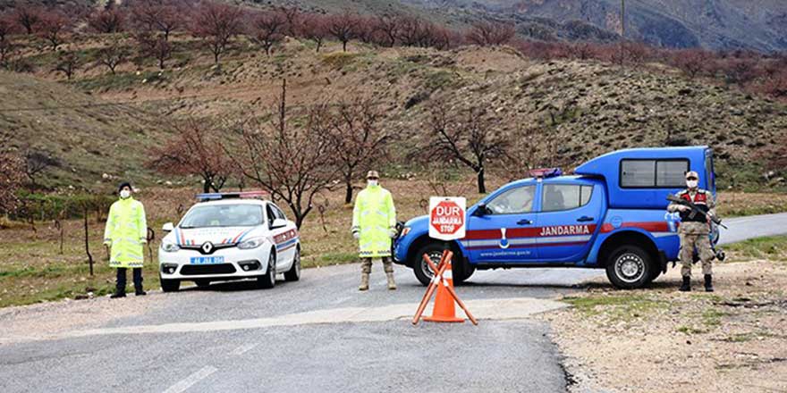 Siirt'te jandarma ile insan kaçakçıları arasında çatışma! 2 ölü 10 yaralı