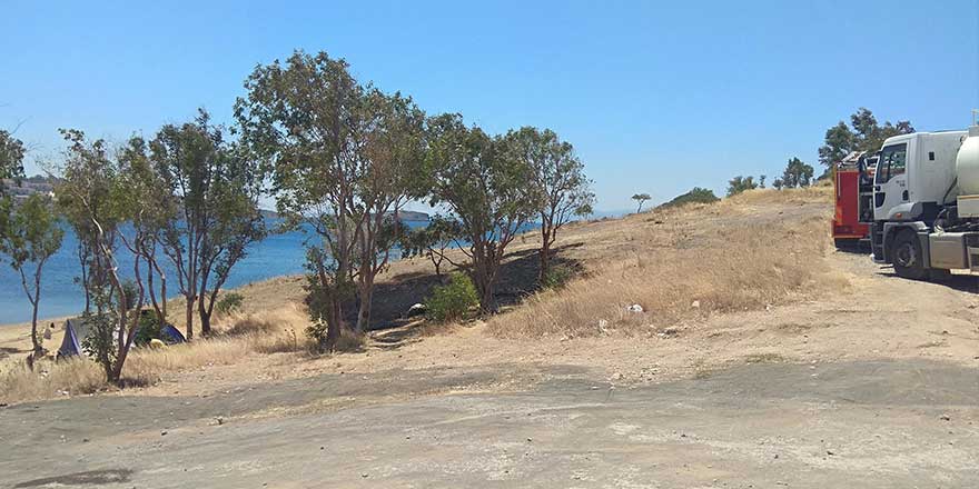 İzmir Foça'da 2 ayrı bölgede yangın!