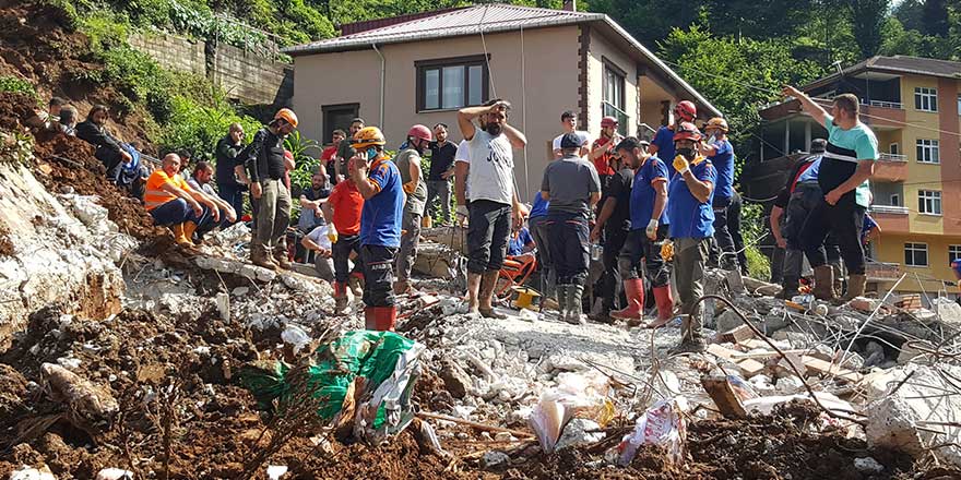 Rize'de felaket gün ağarınca ortaya çıktı! Tablo ağırlaşıyor: 7 ölü, 1 kayıp