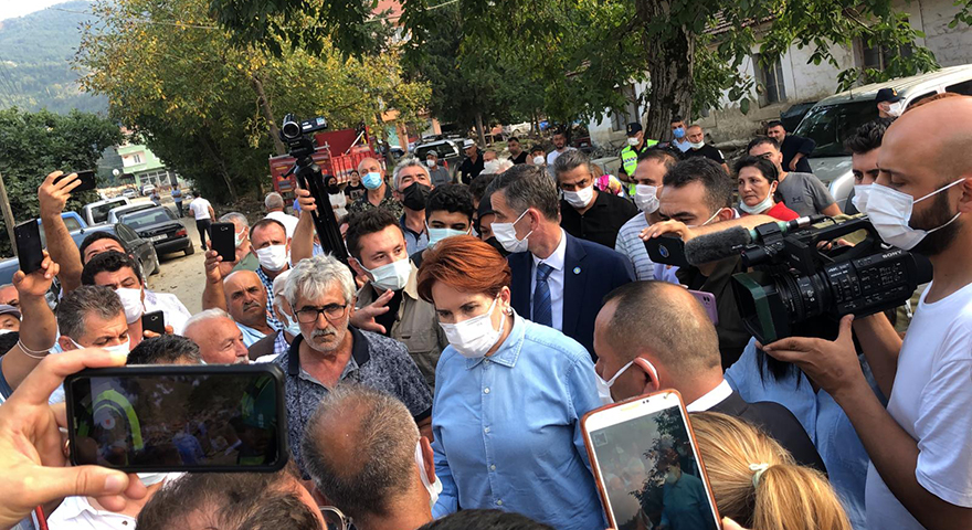 Meral Akşener Sinop'ta afet bölgesini ziyaret etti