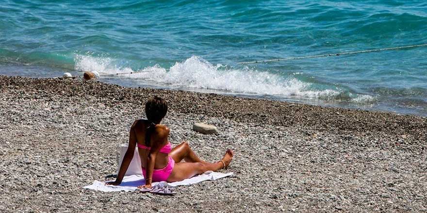 Sınıflar doldu, sahiller boşaldı