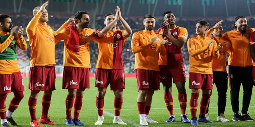 Galatasaray'da yönetimden oyunculara büyük şampiyonluk primi müjdesi