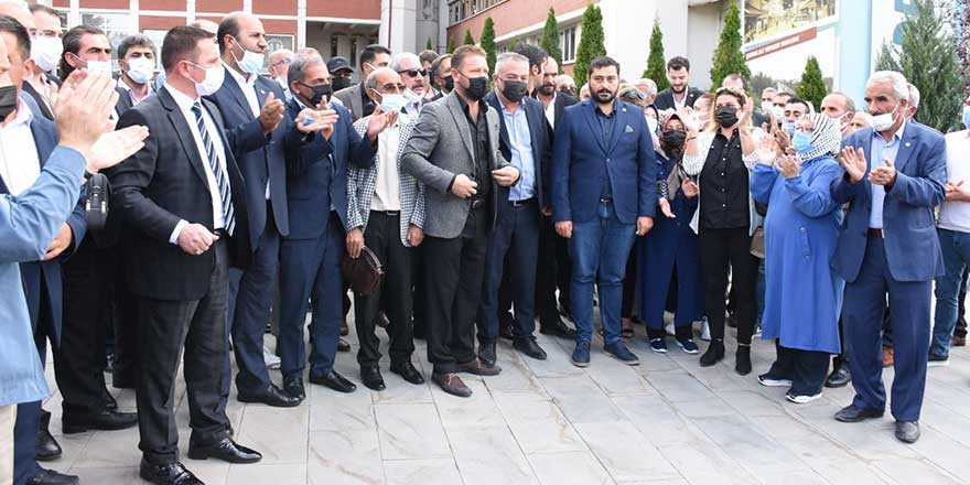 İYİ Parti'den küfreden AKP'li Belediye Başkanı Mehmet Sekmen'e suç duyurusu