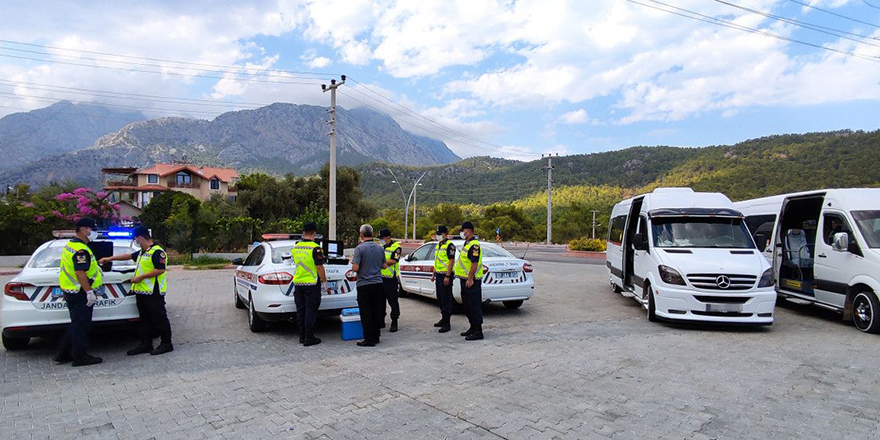 Jandarma ekipleri ilk kez uyguladı, servis şoförü pozitif çıktı