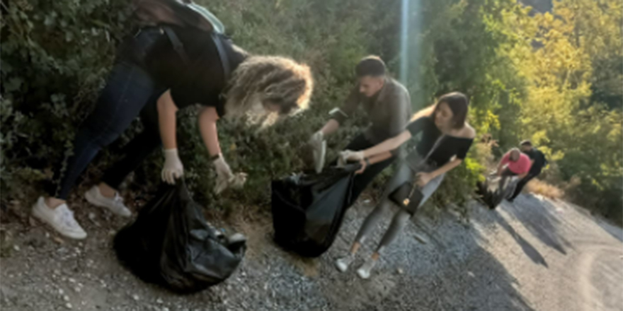 Nazilli İYİ Gençlik üyelerinden örnek davranış