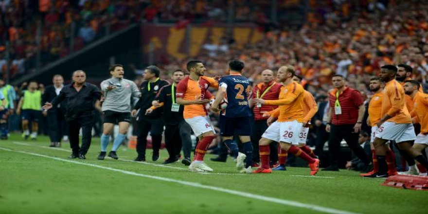 Galatasaray Başakşehir mücadelesinde neler yaşandı?