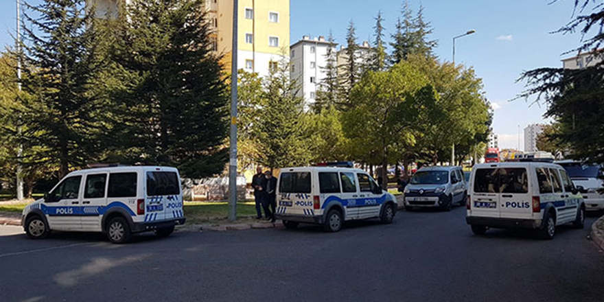 Pencereden düşen oğul öldü, kalp krizi geçiren anne tedavide