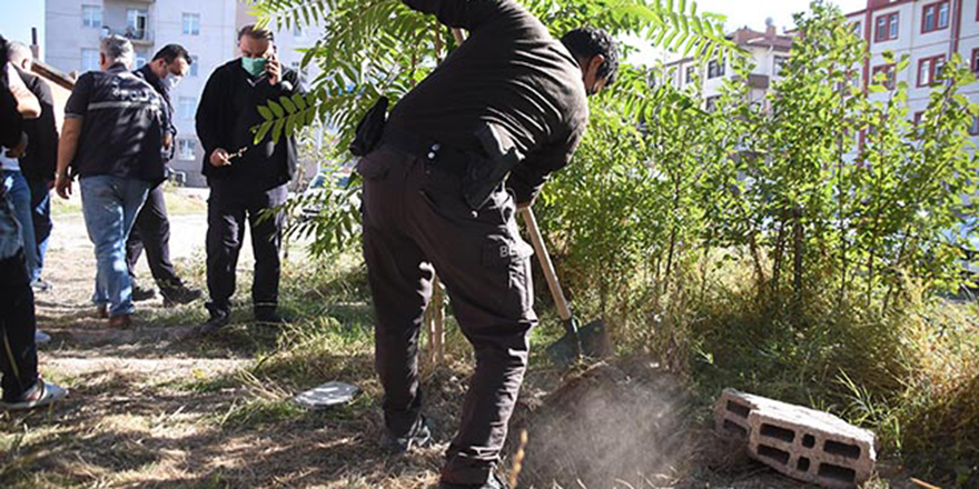 Polisler çukuru ceset gömülü şüphesiyle kazdılar...