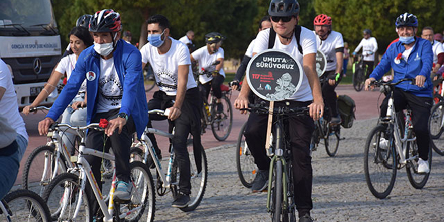 Pedallar depremde yaşamını yitirenler için çevrildi