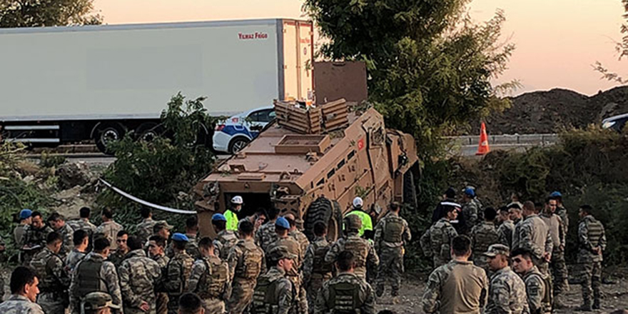 Hatay’da zırhlı askeri araç devrildi