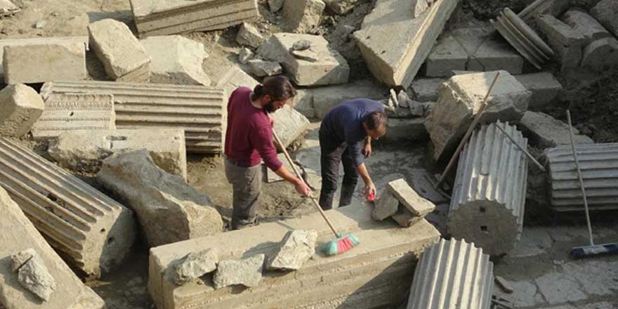 Magnesia'daki kazılarda Zeus Tapınağı ortaya çıkarıldı