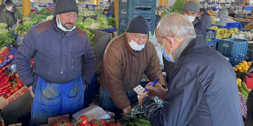 Kemal Kılıçdaroğlu eşiyle pazar alışverişi yaptı 