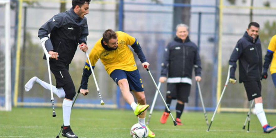 MKE Ankaragücü, koltuk değnekleriyle mücadele etti