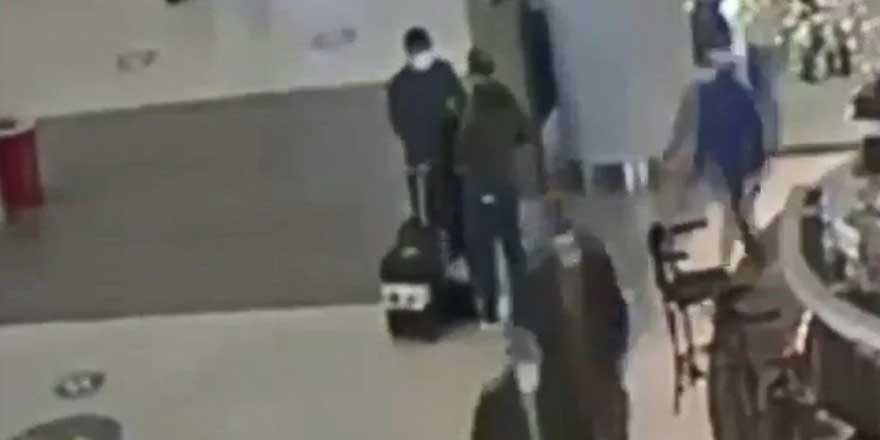İstanbul Havalimanı'nda ABD'li diplomat pasaportunu satarken yakalandı