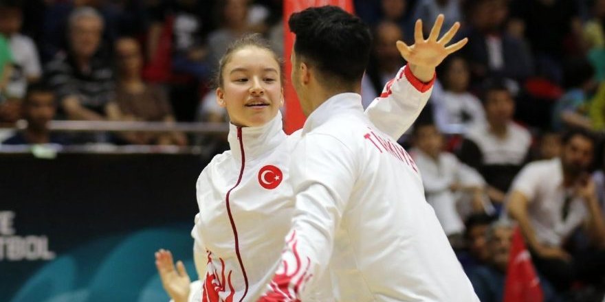 Ayşe Begüm Onbaşı ve Mehmet Ercoş’tan gümüş madalya