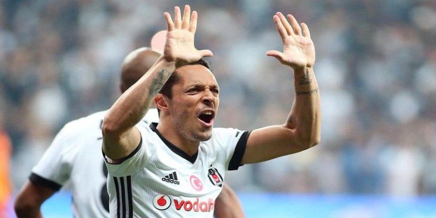 Beşiktaş'ın eski futbolcusu Adriano'ya hapis cezası!