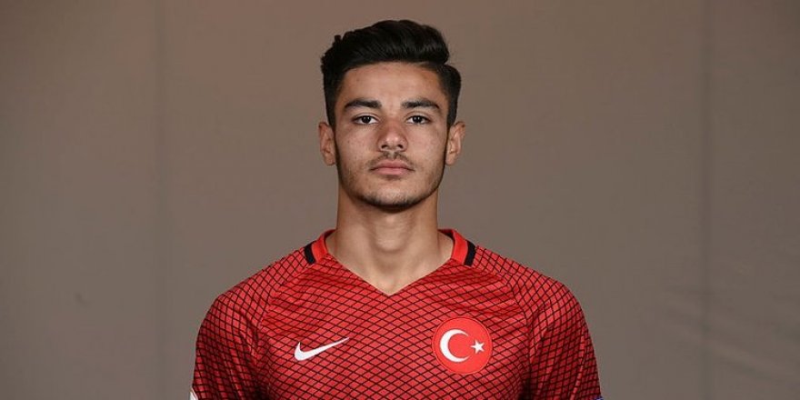 Ozan Kabak'tan dikkat çeken başarı