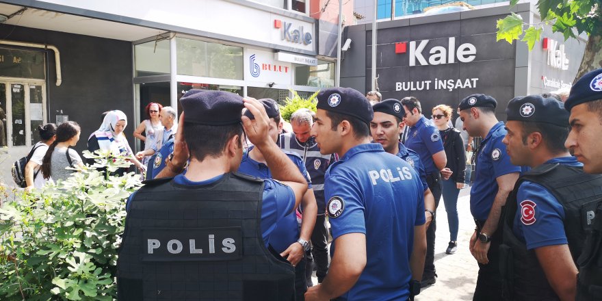 Ataşehir'de riskli binanın boşaltılması sırasında arbede çıktı