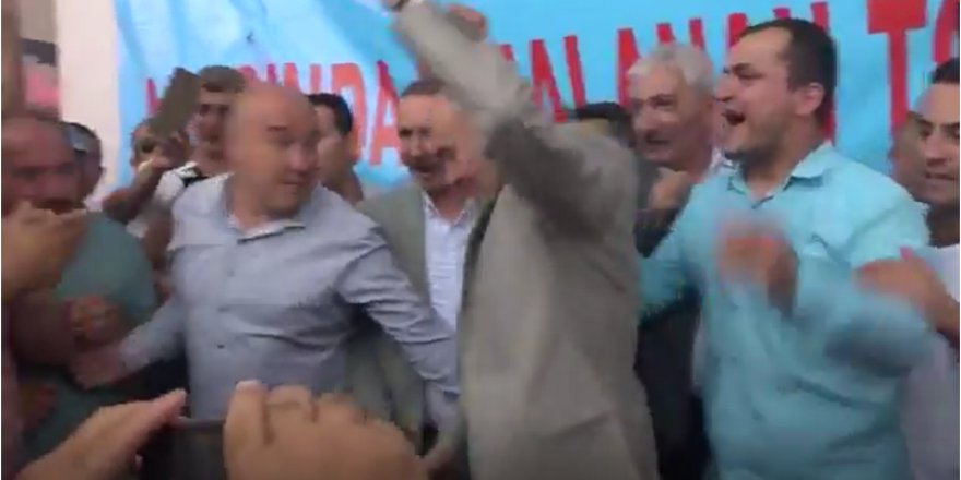 Soyer, toplu sözleşmeyi işçilerle birlikte zıplayarak kutladı