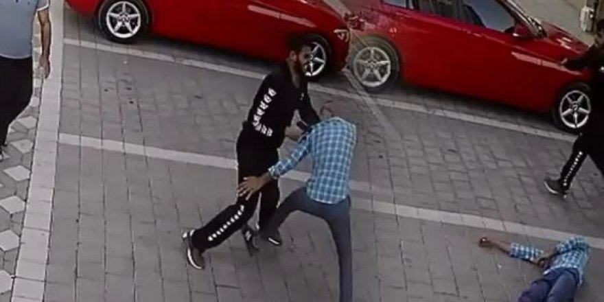 Adana'da herkesin içinde site sakini kapıcıyı silahla vurdu!