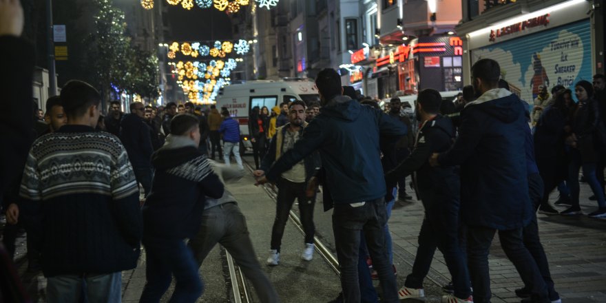 İstiklal Caddesi'nde tekme-tokat kavga