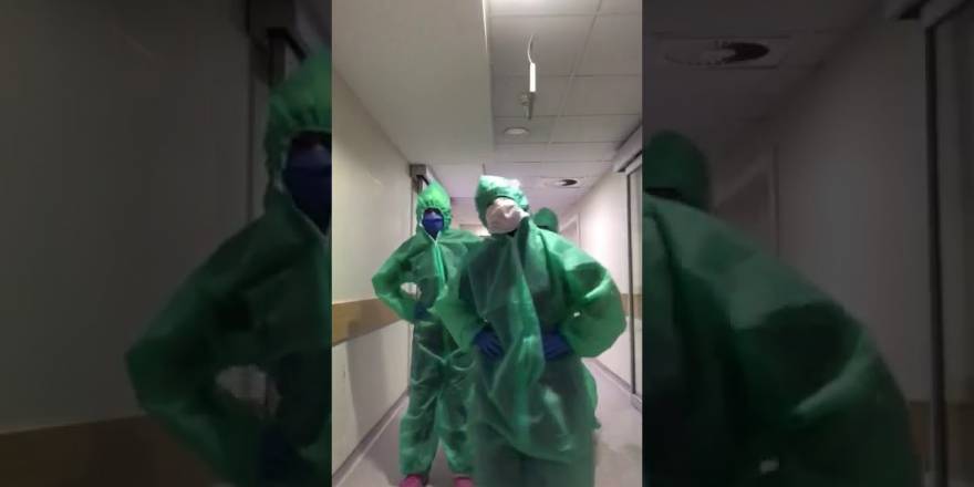 Malatya'da sağlık çalışanlarından penguen dansı