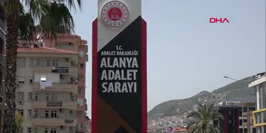 Hırsızlık suçundan yakalandı, gazetecileri tehdit etti